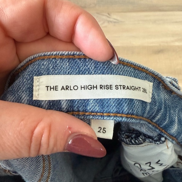 Aritzia Denim Forum blue frayed hem Arlo High Rise Straight jeans - 25 W 28 L - Picture 10 of 10